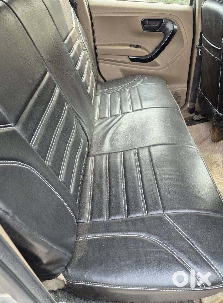 Mahindra Tuv 300 T10 Amt Dual Tone, 2017, Diesel