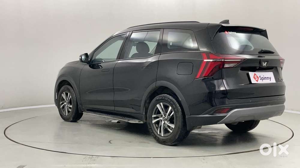 Mahindra Xuv700 2.0 Ax 5 Petrol Mt 7 Str, 2025, Petrol