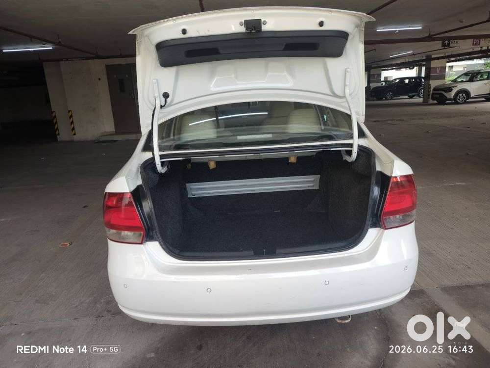 Volkswagen Vento 1.2 Tsi Highline At, 2015, Petrol