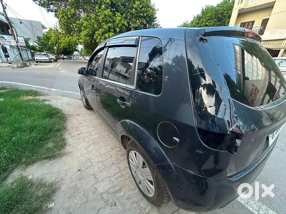Ford Figo 2011 Year