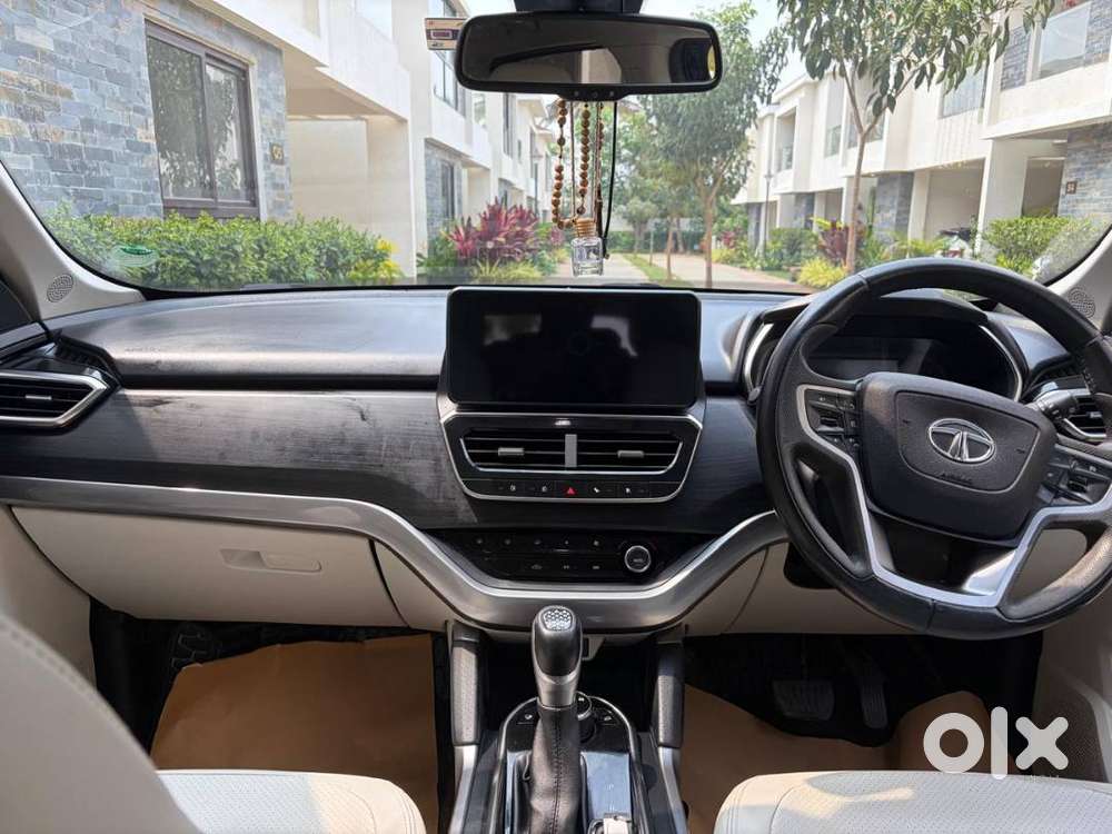 2023 Tata Safari Xza+