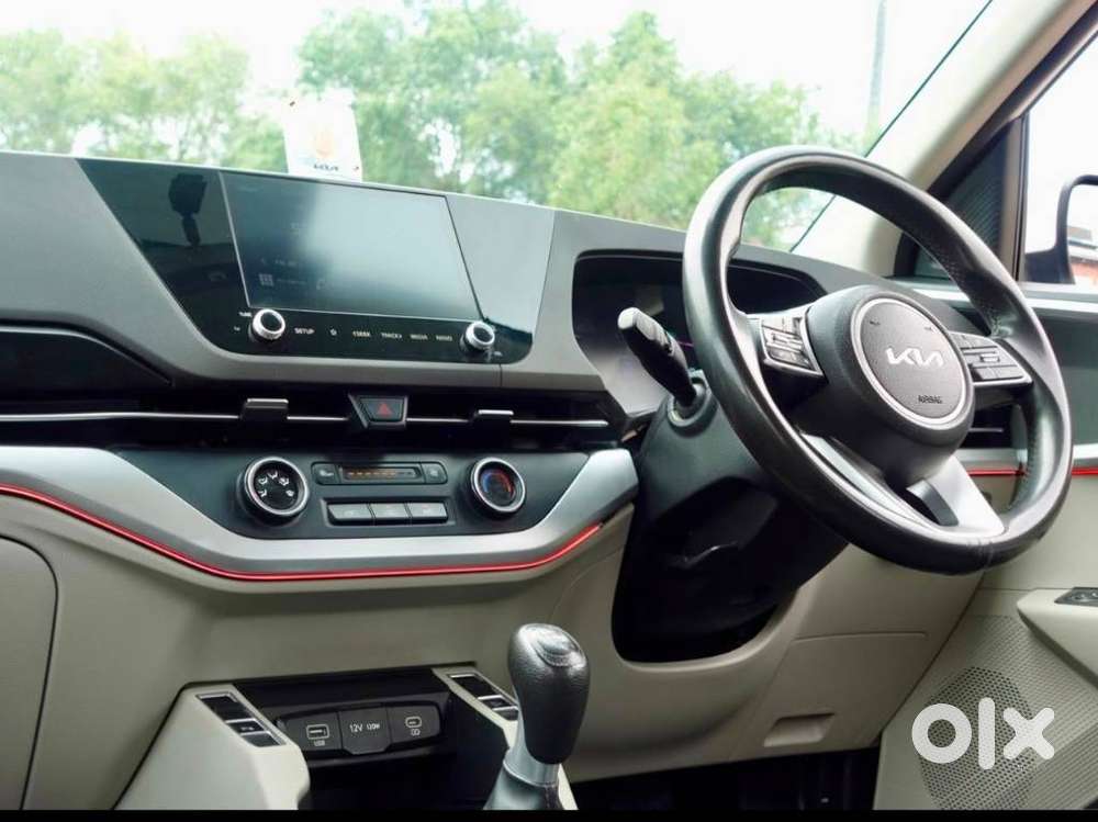 Kia Carens 1.4 Prestige 7 Str, 2023, Petrol