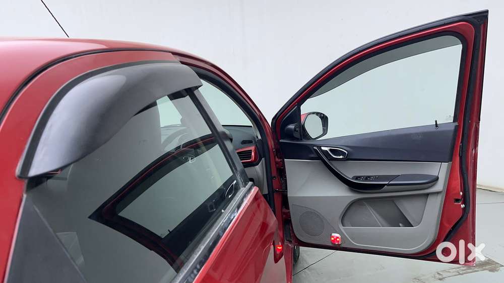 Tata Tiago Xz, 2016, Petrol