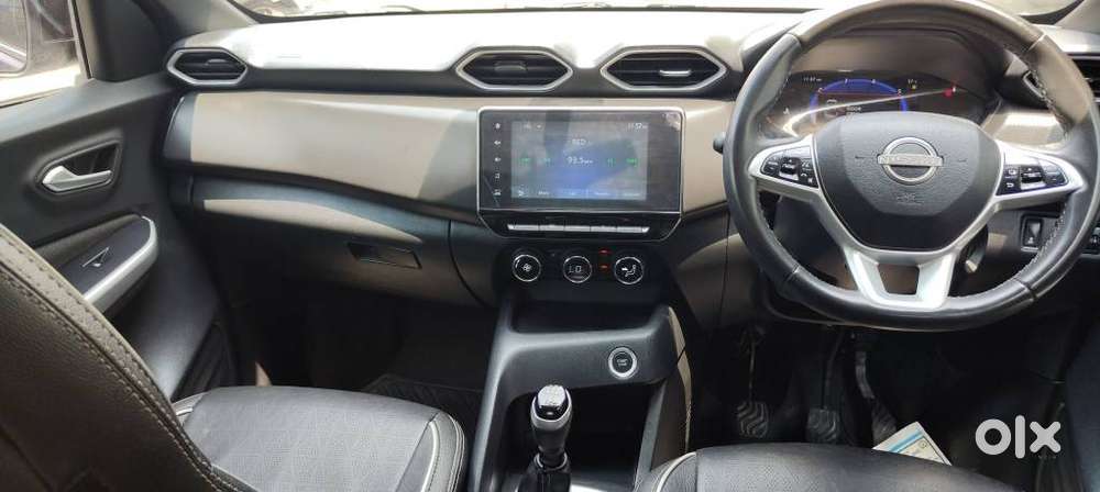 Nissan Magnite 1.0 Xv Premium, 2023, Petrol