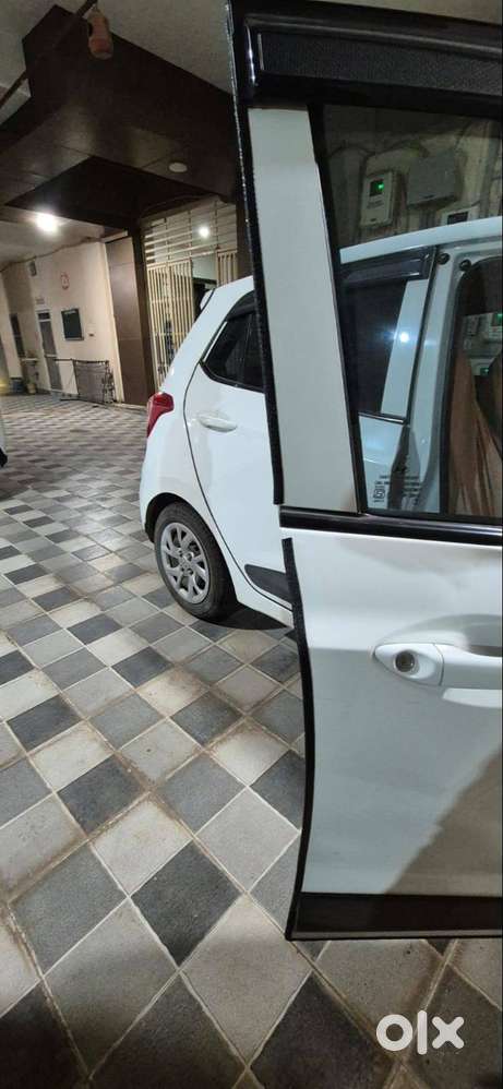Hyundai Grand I10 2017 Cng & Hybrids Good Condition