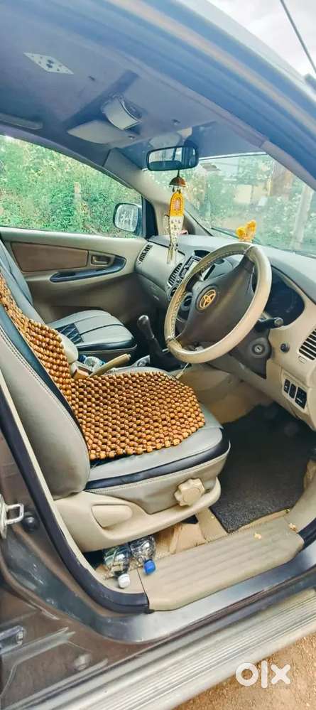 Toyota Innova Diesel 2011 320000 Km Driven