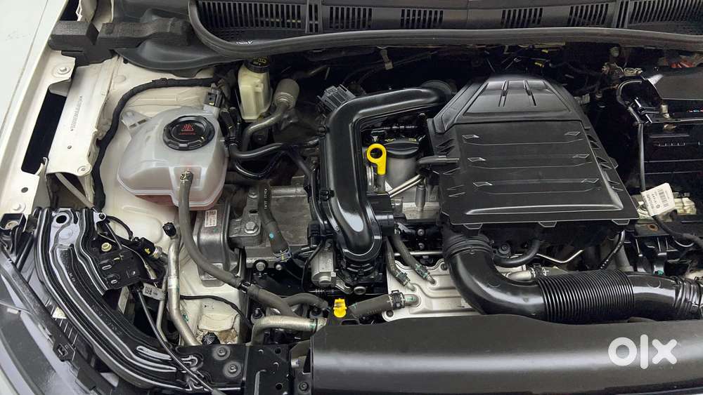 Skoda Slavia Style 1.0l Tsi At, 2022, Petrol