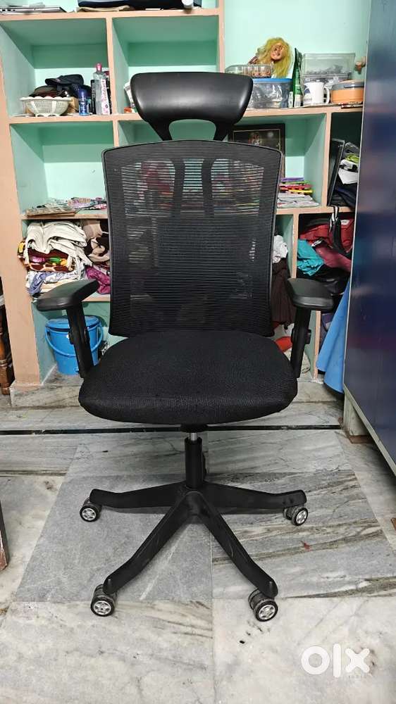 Office chair with excellent condition