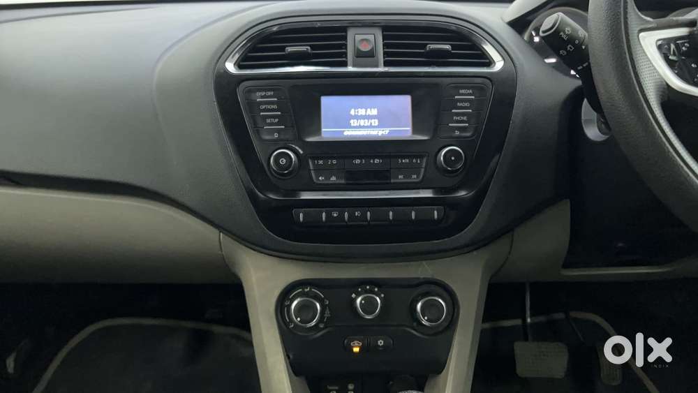 Tata Tiago Xza, 2017, Petrol