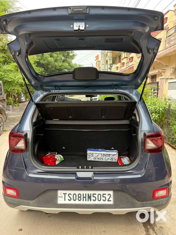 Hyundai Venue Petrol Manual 2021