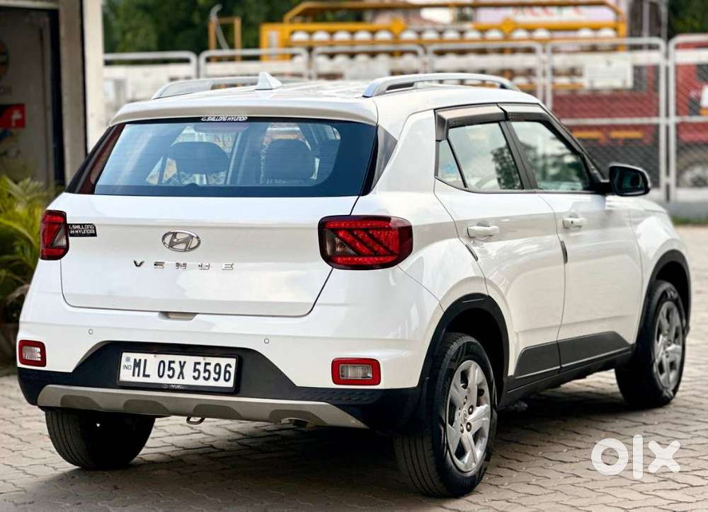 Hyundai Venue 1.2 S Plus, 2022, Petrol