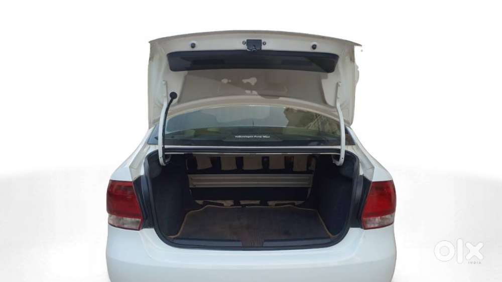 Volkswagen Vento 2010-2013 Petrol Highline, 2012, Petrol