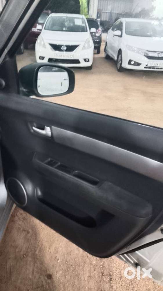 Maruti Suzuki Swift Vxi Bsiv, 2011, Petrol