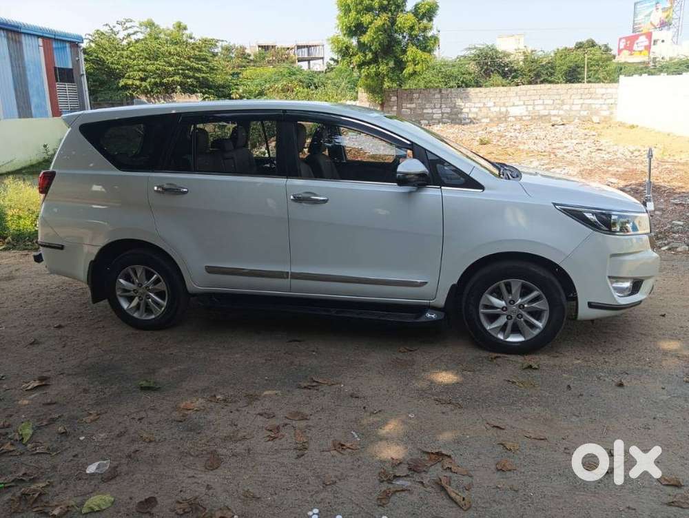 Toyota Innova Crysta 2.4 G Mt 8s, 2023, Diesel