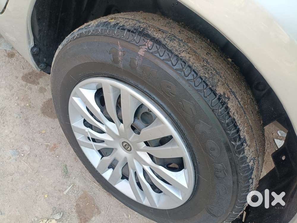Maruti Suzuki Swift Dzire 1.2 Lxi Bsiv, 2016, Cng & Hybrids