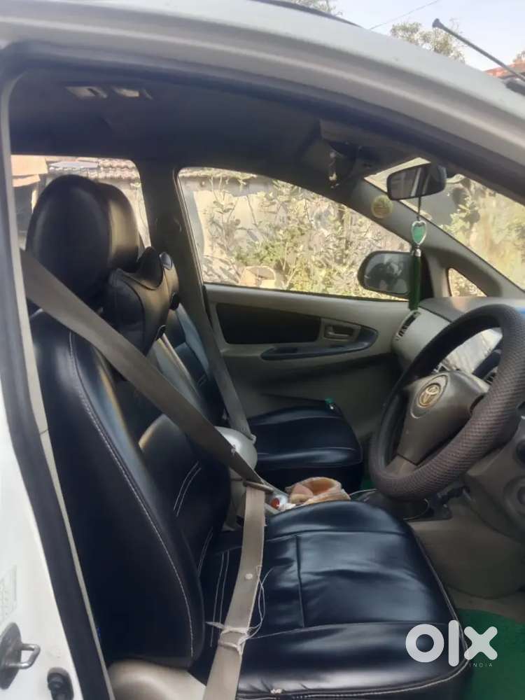 Toyota Innova 2.5 E 2010