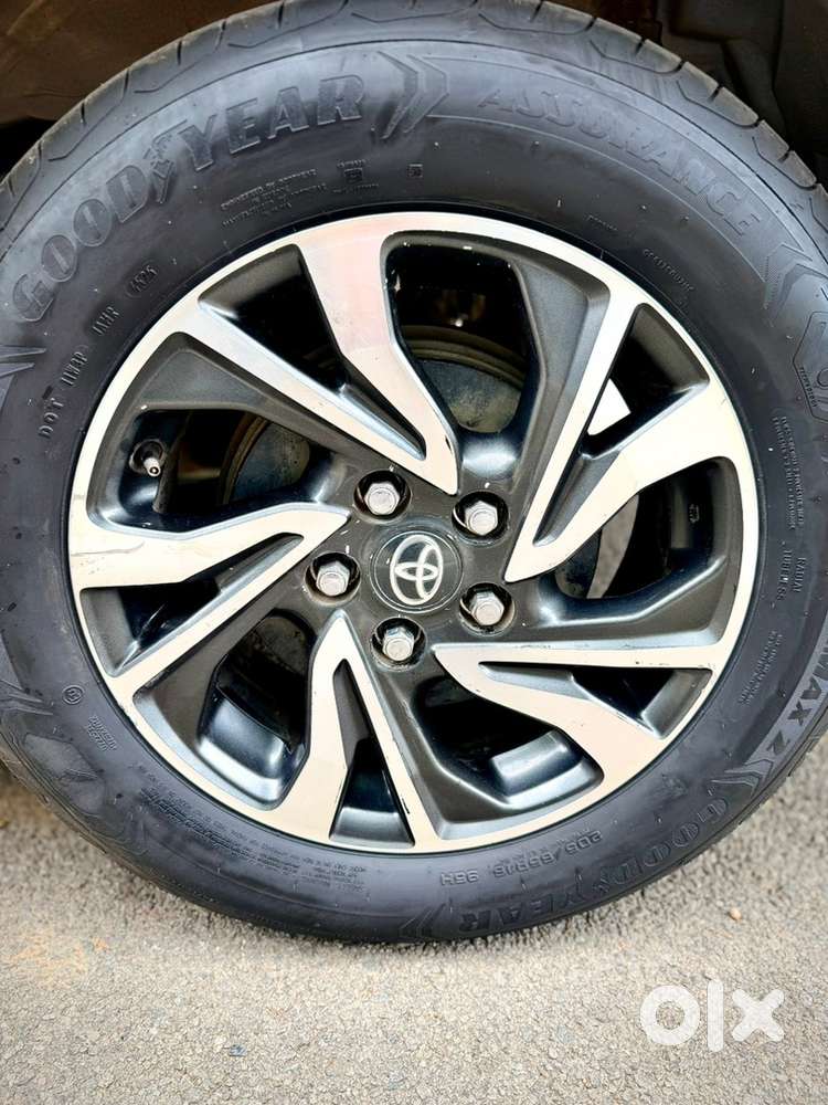 Toyota Innova Crysta 2022 Diesel Well Maintained