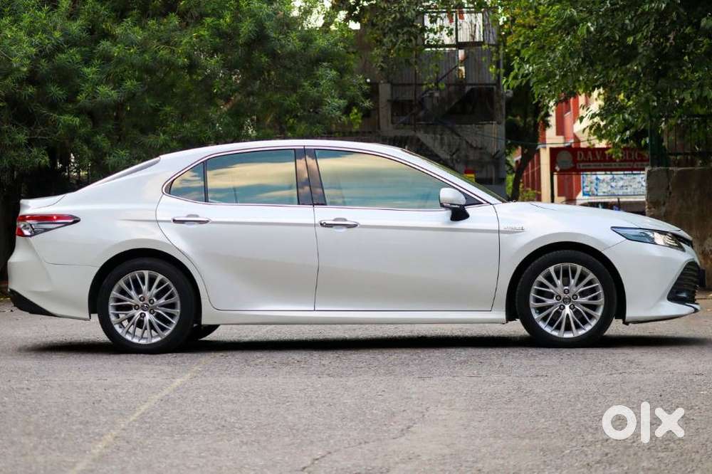 Toyota Camry Hybrid, 2020, Petrol