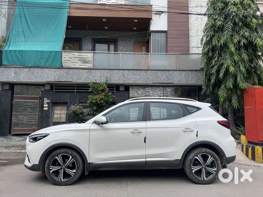 Mg Astor 1.5 Savvy Cvt S Red, 2021, Petrol