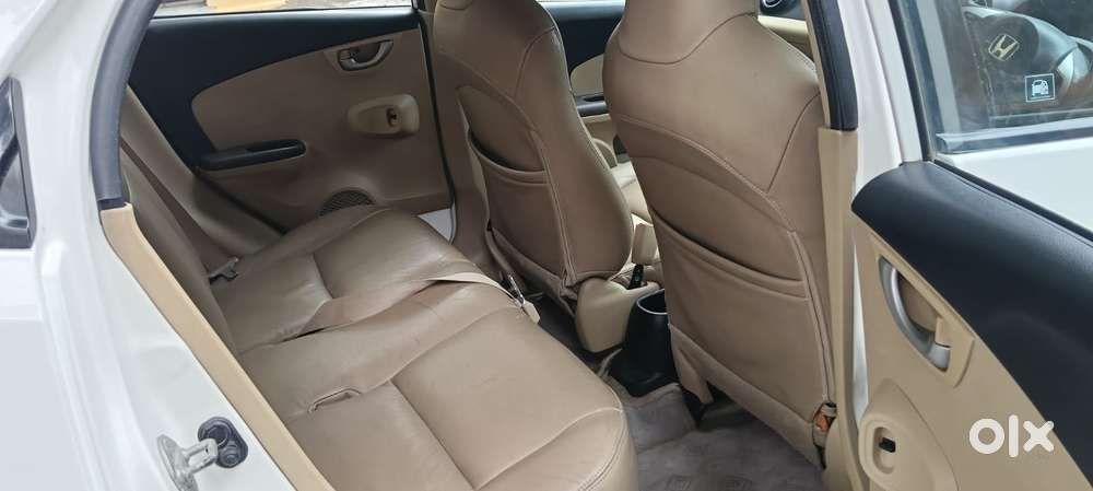 Honda Brio V Mt, 2014, Petrol