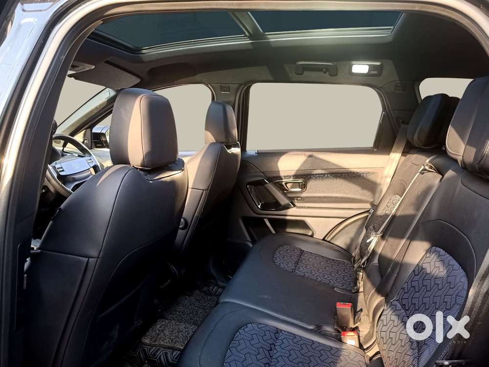 Tata Safari Accomplished Dark Edition At, 2024, Diesel