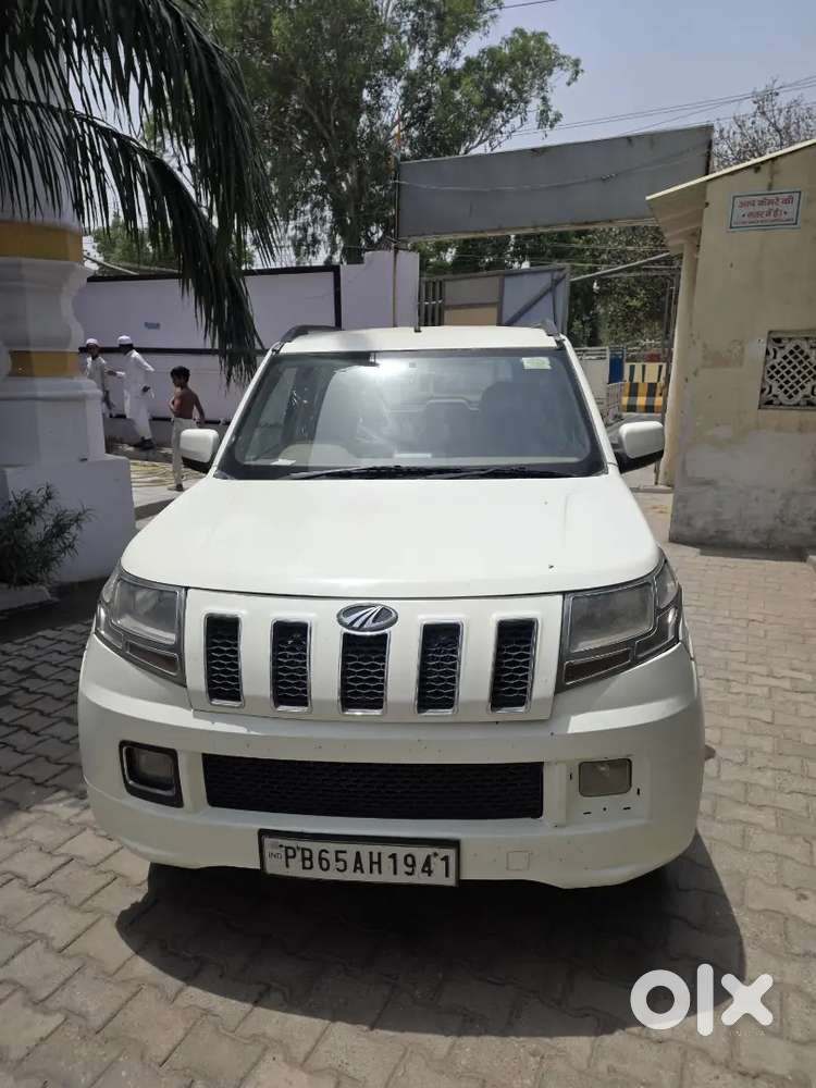 Mahindra Tuv 2016 Modal