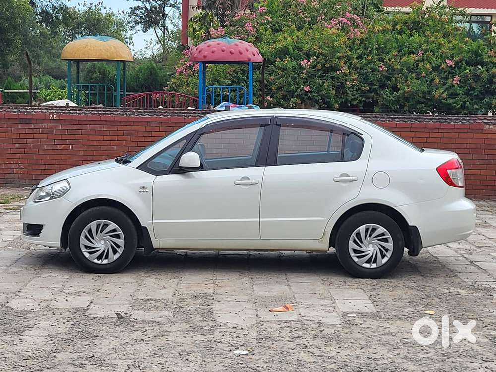 Maruti Suzuki Sx4 Vxi Bsiv, 2013, Petrol