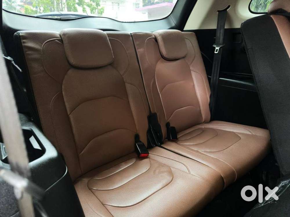 Mg Hector Plus Savvy Pro 1.5 Turbo Petrol Cvt 7 Str Dual Tone, 2024,..