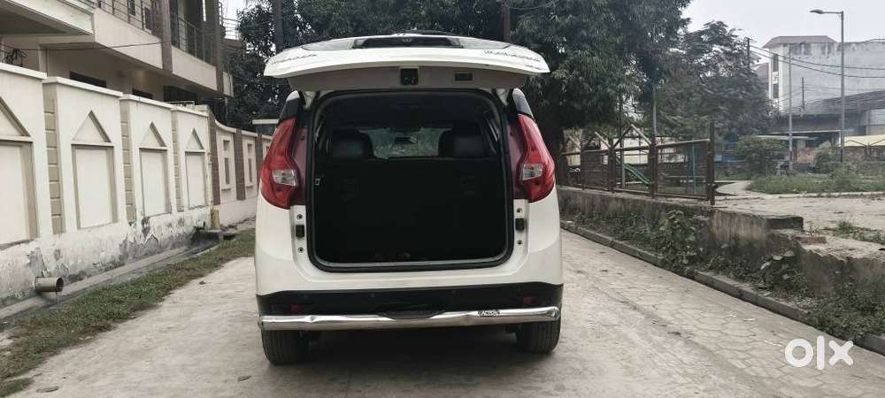 Mahindra Marazzo M8, 2019, Diesel
