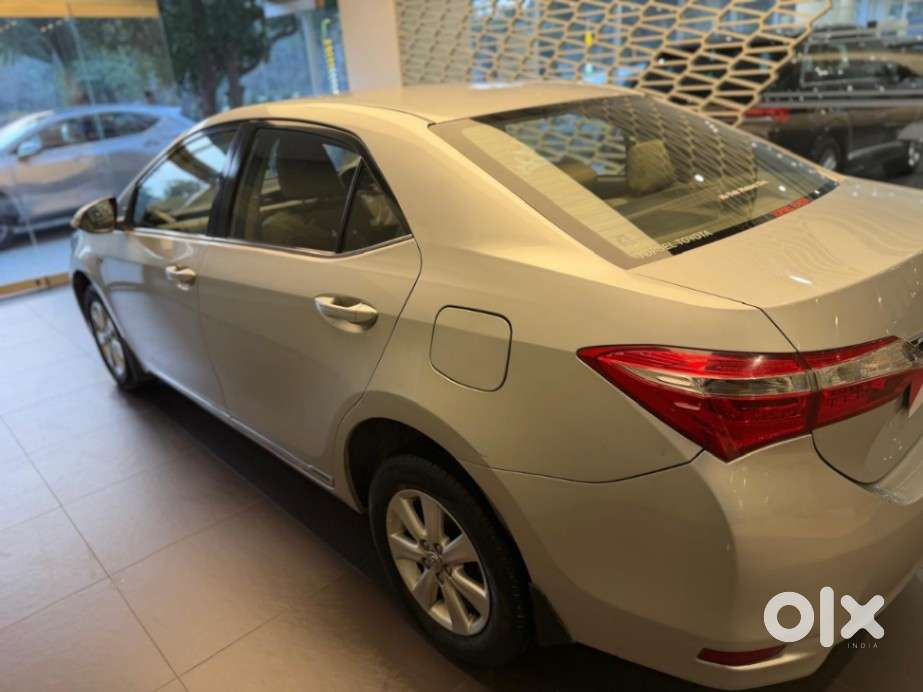 Toyota Corolla Altis 1.8 J, 2016, Petrol