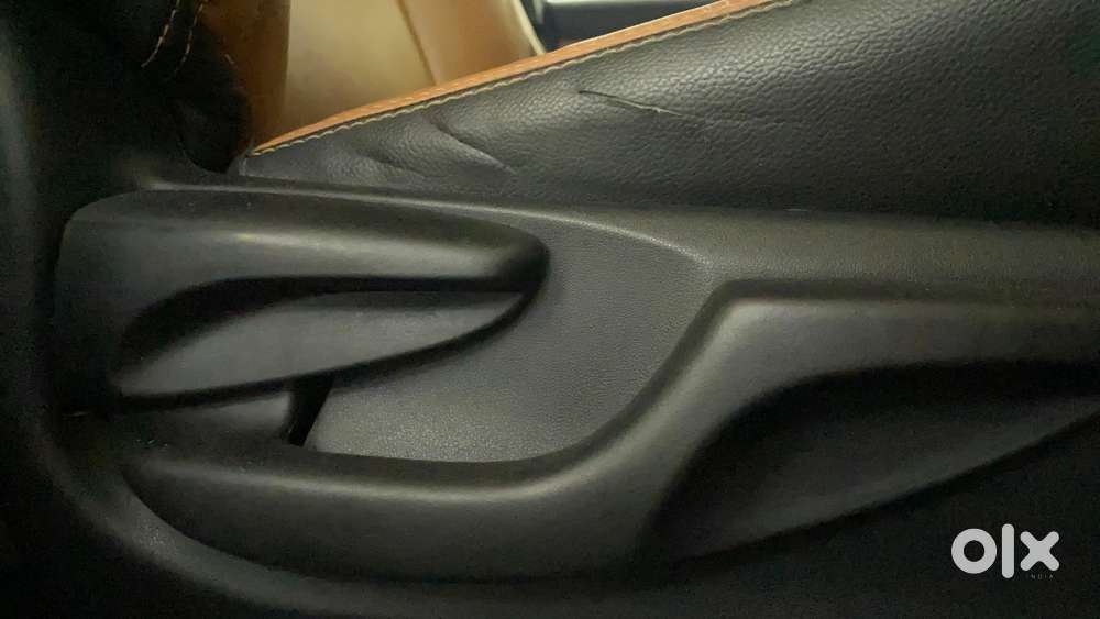 Toyota Innova Crysta [2020-ongoing] 2.4 Gx At 7 Str, 2021, Diesel