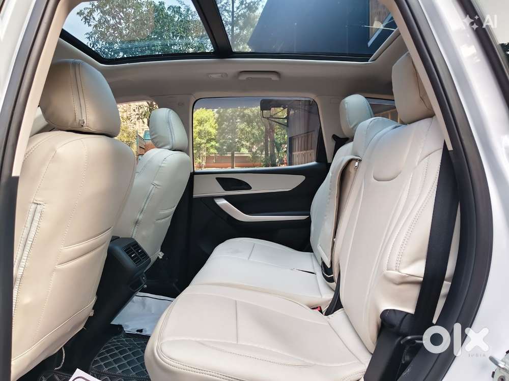 Mahindra Xuv700 2.2 Ax 5 Diesel Mt 7 Str, 2025, Diesel