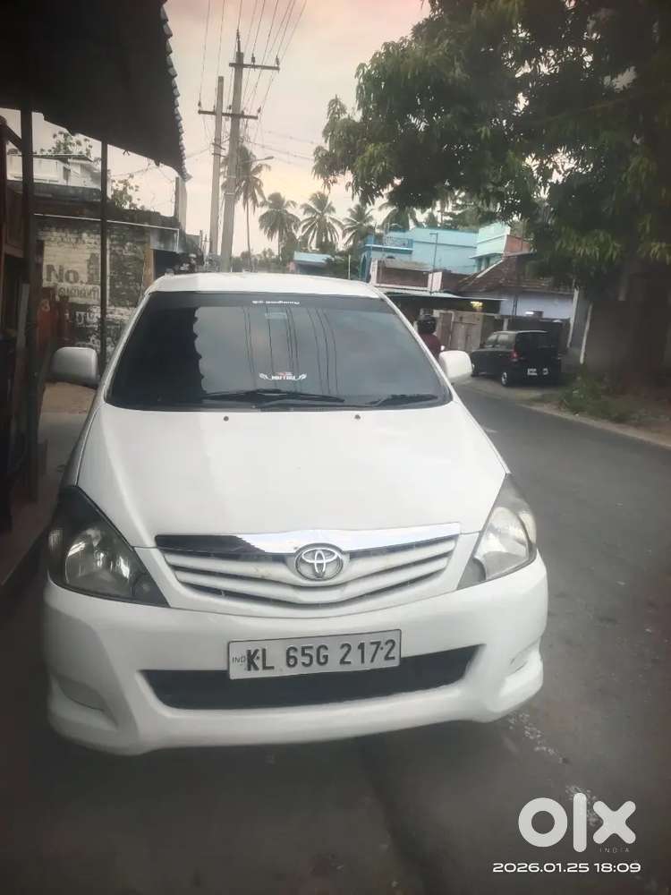 Toyota Innova 2005 Diesel Model For Sale.