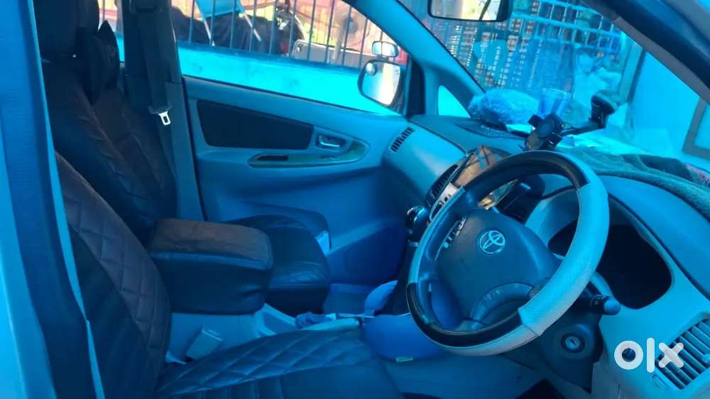 Toyota Innova Diesel 2011 2.5 V 7 Str