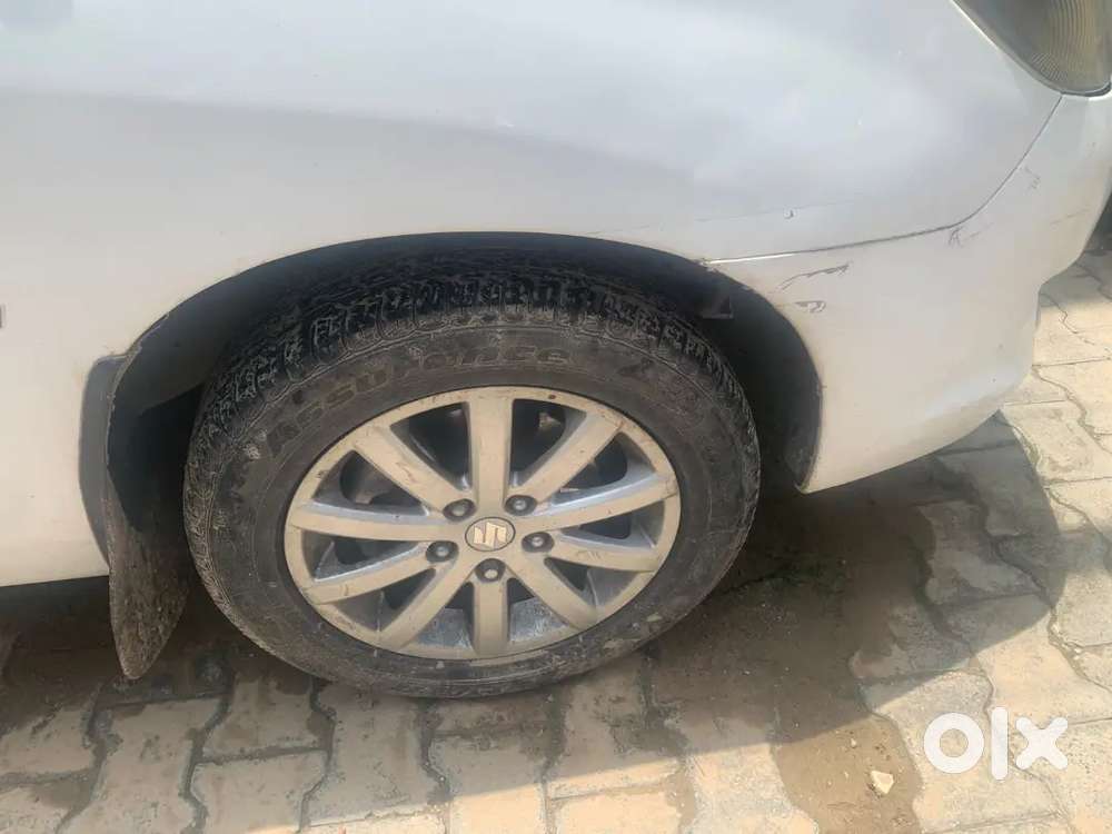 Toyota Innova 2013 Petrol 900500 Km Driven With Cng On Paper