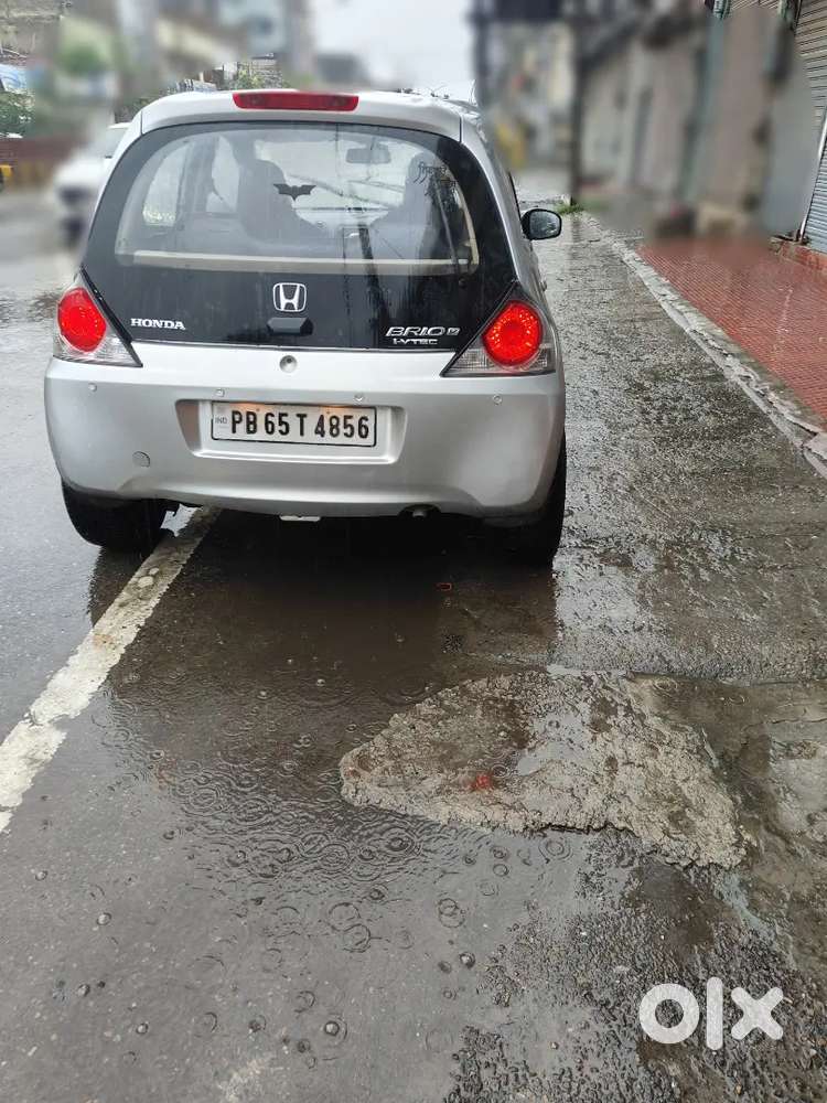 Honda Brio V Automatic 2012