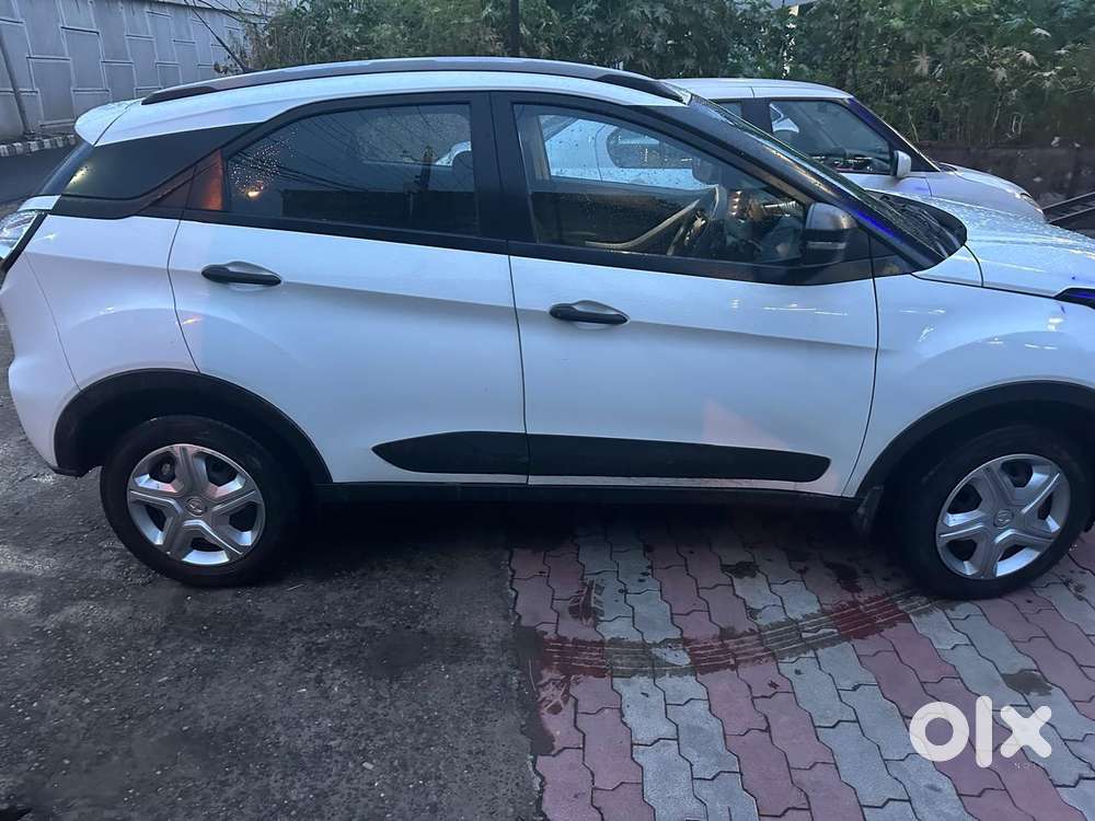 Tata Nexon 1.2 Revotron Xm Plus (s), 2022, Petrol