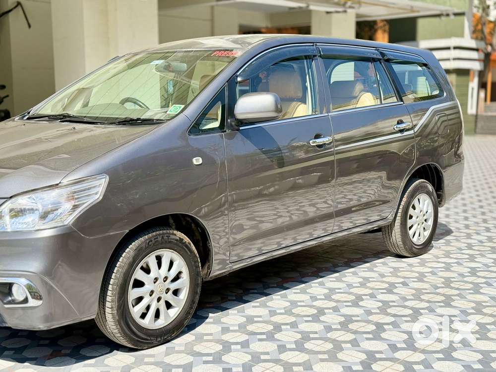 Toyota Innova 2.5 G (diesel) 8 Seater, 2012, Diesel