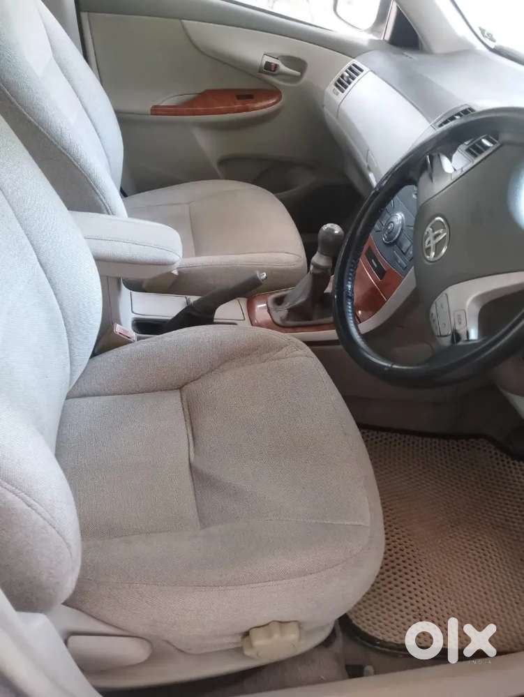 Toyota Corolla Altis 2010