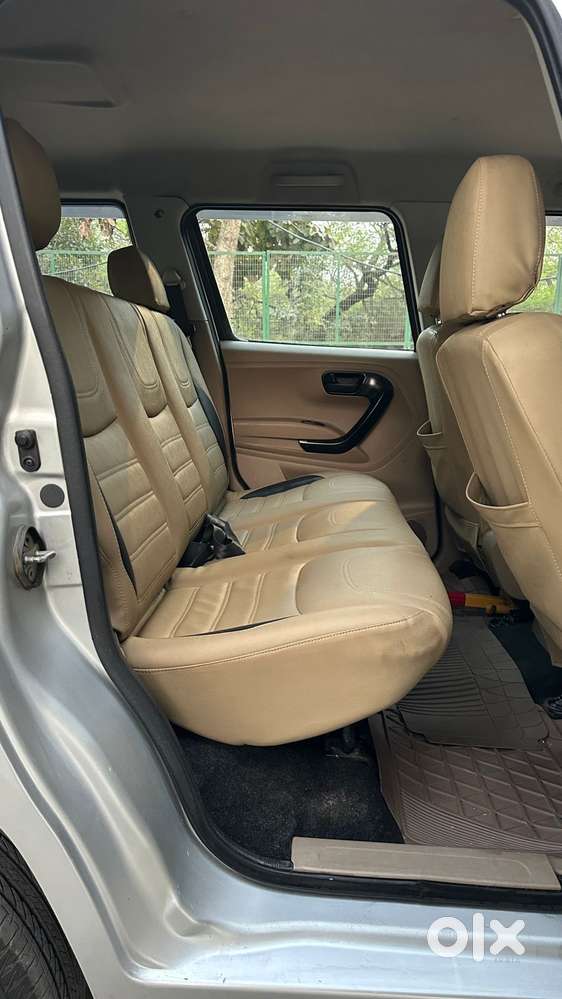 Mahindra Tuv 300 T4 Plus, 2016, Diesel