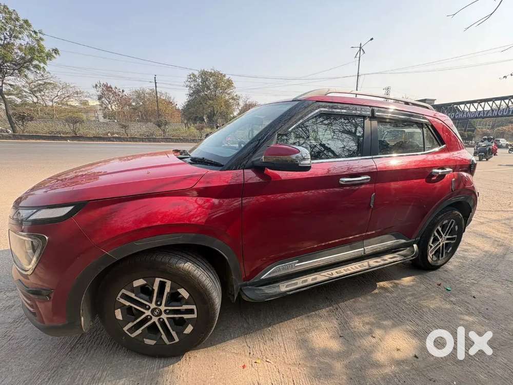 Hyundai Venue 2023 Diesel Well Maintained