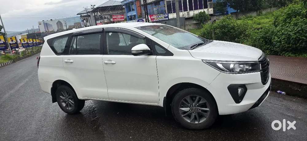Toyota Innova Crysta 2016 Variant