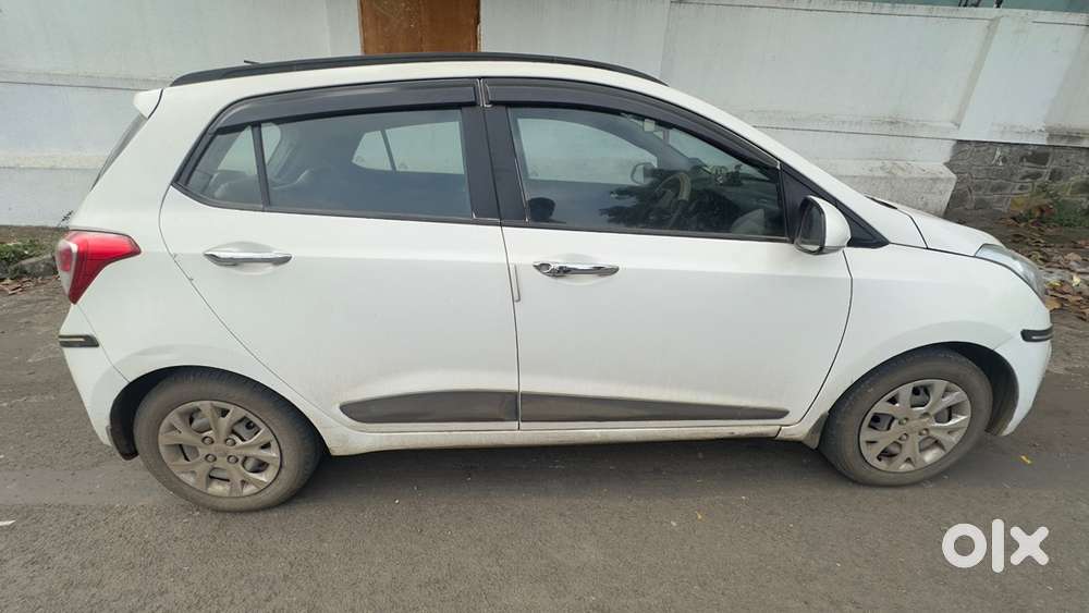Hyundai Grand I10 Sportz- Cng + Petrol