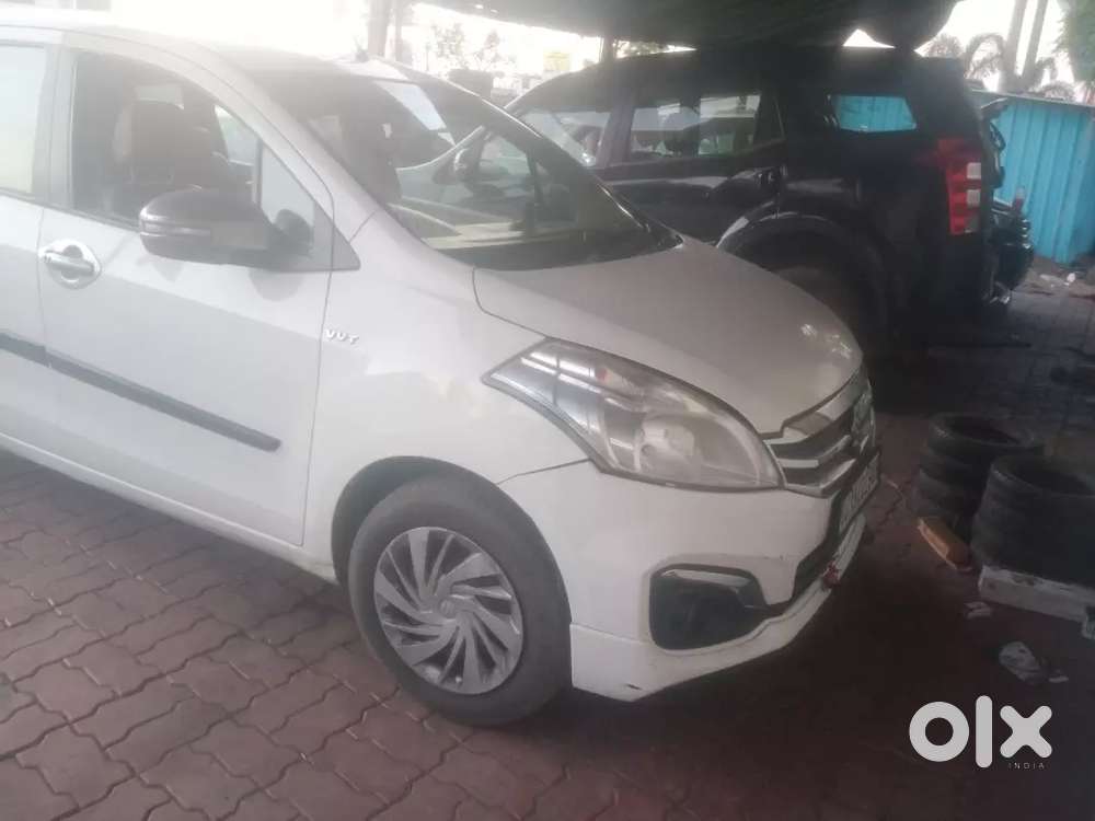 Maruti Suzuki Ertiga 2014 Petrol And Cng Company140000 Km Driven