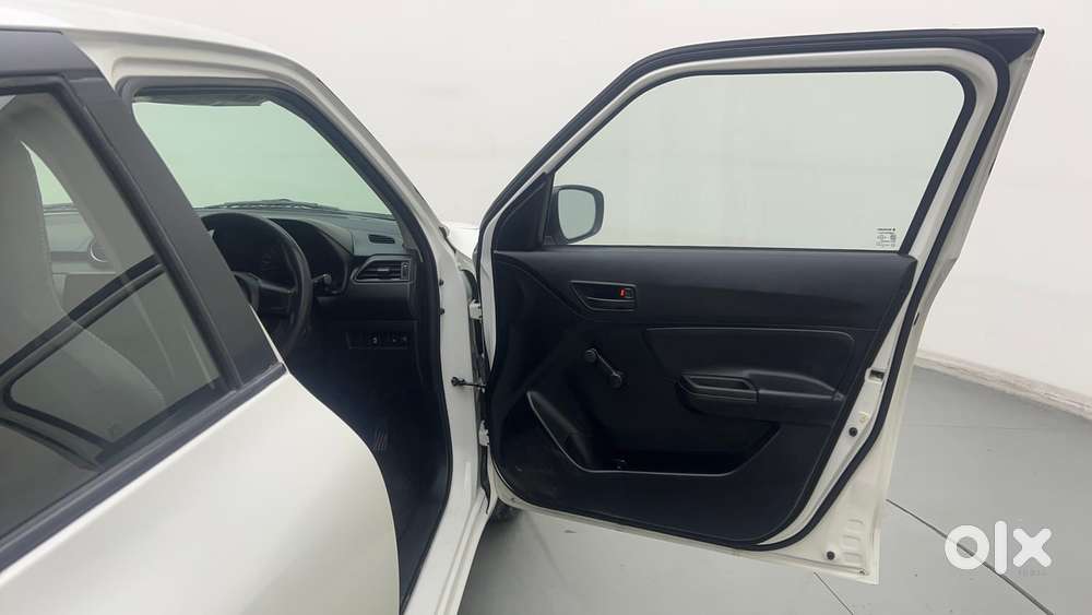Maruti Suzuki Swift 1.3 Lxi, 2022, Petrol