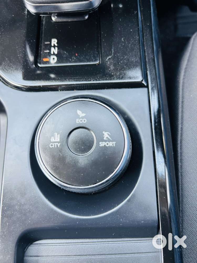 Tata Nexon Pure (s) 1.2 Petrol 6amt, 2025, Petrol