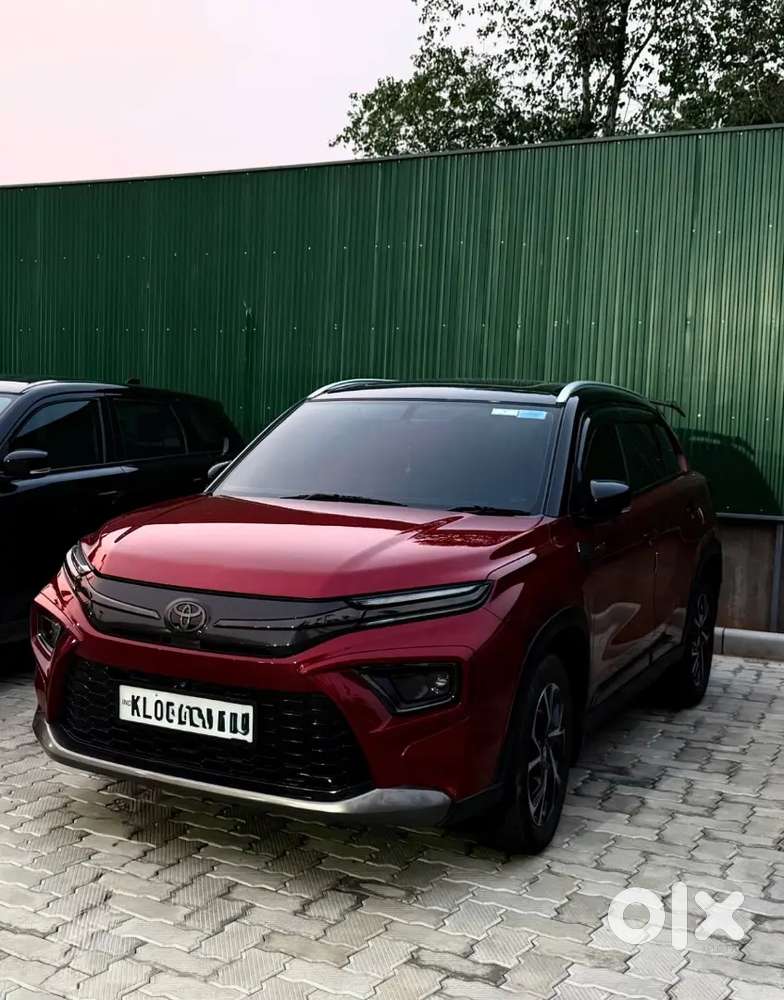 Toyota Hyryder Hybrid G  Fully Hybrid  Dual Tone Red-black  25km/l