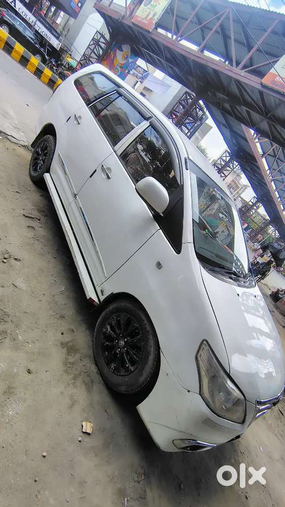 Toyota Innova 2016
