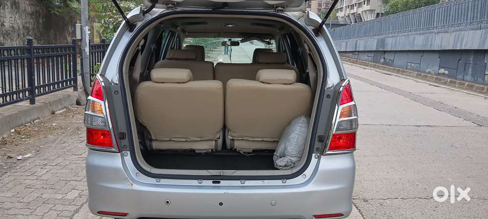 Toyota Innova 2.5 G (diesel) 8 Seater Bs Iv, 2015, Diesel