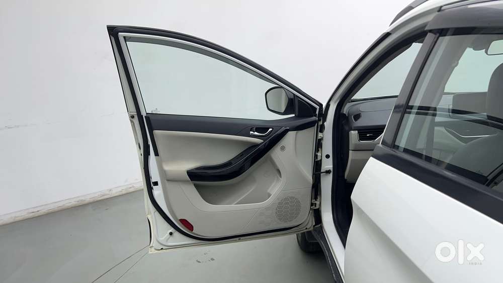 Tata Nexon Xz Plus (hs), 2022, Petrol